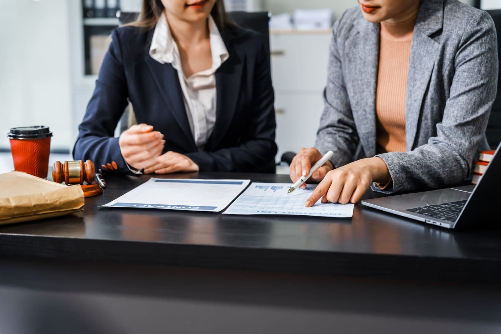 Revisión legal de contratos